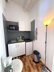 Pinède. Studio cabine