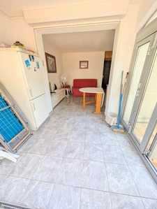 Pinède. Appartement 2 pièces en rez-de-jardin