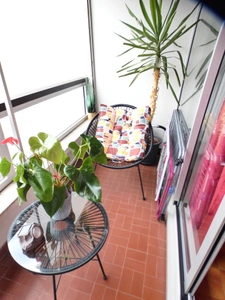 Centre port. Studio avec balcon