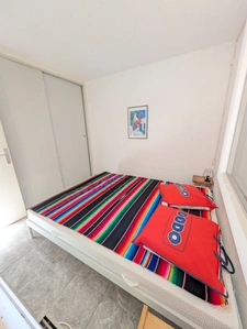 Pinède. Appartement 2 pièces en rez-de-jardin