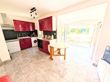 Pinède. Appartement 2 pièces en rez-de-jardin