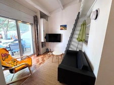 Pinède. Studio cabine