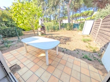 Pinède. Appartement 2 pièces en rez-de-jardin