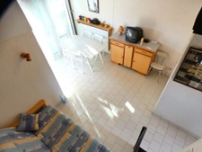 Pinède. Maison cabine mezzanine avec terrasse