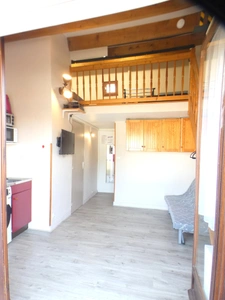Pinède. Appartement 2 pièces mezzanine