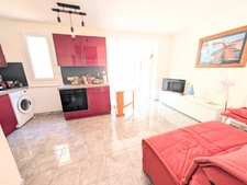 Pinède. Appartement 2 pièces en rez-de-jardin