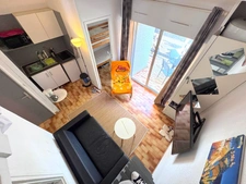 Pinède. Studio cabine