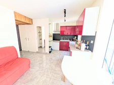 Pinède. Appartement 2 pièces en rez-de-jardin
