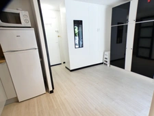 Pinède. Studio cabine loggia avec terrasse