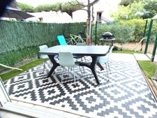 Pinède. Appartement 2 pièces en rez-de-jardin