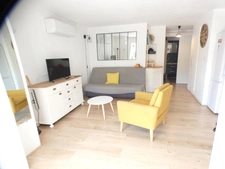 Pinède. Appartement 2 pièces en rez-de-jardin