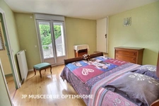 CREIL (60) – MAISON DE VILLE FAMILIALE RÉNOVÉE – 150 m² – 5 PIÈCES – JARDIN & GARAGES – PROCHE GARE