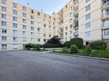 EXCLUSIVITÉ – 3 PIÈCES REFAIT À NEUF – DOUBLE BALCON – RAVALEMENT PAYÉ – RER À PIED