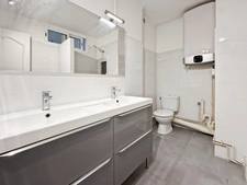 EXCLUSIVITÉ – 3 PIÈCES REFAIT À NEUF – DOUBLE BALCON – RAVALEMENT PAYÉ – RER À PIED