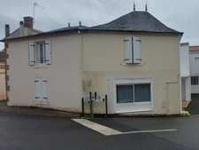 A vendre maison de village de 110 m²  habitable à L'HERMENAULT 77 000€