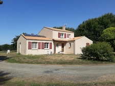 Villa familiale de 153 m² sur terrain arboré de 3 124 m² – Entre Pétosse et L’Hermenault