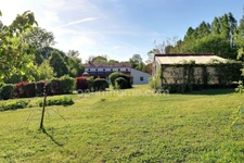 Propriété 10 pièces (8 chambres) 205m² à MONTREVAULT-SUR-EVRE