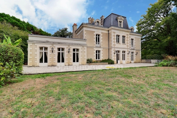 Propriete à vendre 23 pièces LA CHAPELLE SUR ERDRE (44)