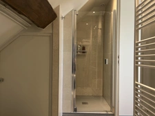 SEMUR EN AUXOIS 10min : maison rénovée 140m², 6 pièces, 4 chambres, garage, jardin. Prix : 213 000€.