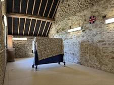 SEMUR EN AUXOIS 20min : maison de 144m², 5 chambres, grange, garage, cave, jardin. Prix 288 000€.