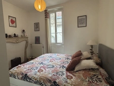 SEMUR EN AUXOIS centre-ville : appartement quatre piéces, 93m², avec une terrasse. Prix : 155 000€.