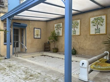 MONTBARD 7min : maison rénovée de 142m², un logis de 58 m², dépendances, jardin, piscine. Prix : 395 000€.
