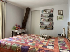 SEMUR EN AUXOIS 10min : maison rénovée 140m², 6 pièces, 4 chambres, garage, jardin. Prix : 213 000€.