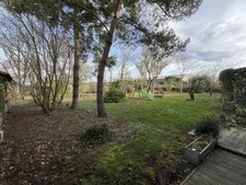 SEMUR 20 min : maison rénovée 239 m² + gîte 110 m², dépendances, jardin, piscine. Prix : 580 000 €.