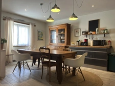 SEMUR EN AUXOIS : maison rénovée 180m²+ appartement 50m², garage, dépendance, jardin. Prix: 425 000€