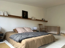 Semur-en-Auxois 20 min: maison de 360m², 10 pièces, 6 chambres, terrain 1700m², atelier. Prix : 410 000€.