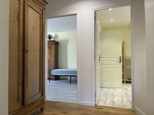 SEMUR EN AUXOIS : maison rénovée 180m²+ appartement 50m², garage, dépendance, jardin. Prix: 425 000€
