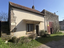 PRECY SOUS THIL 8min : maison à renover de 70m², grange, jardin attenant. Prix: 40 000€.