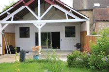 SEMUR EN AUXOIS : maison rénovée 180m²+ appartement 50m², garage, dépendance, jardin. Prix: 425 000€