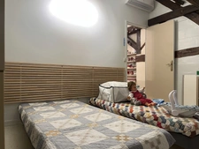 SEMUR EN AUXOIS 10min : maison rénovée 140m², 6 pièces, 4 chambres, garage, jardin. Prix : 213 000€.