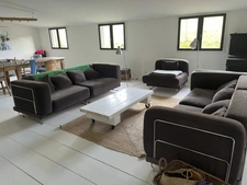 Semur-en-Auxois 20 min: maison de 360m², 10 pièces, 6 chambres, terrain 1700m², atelier. Prix : 410 000€.