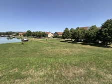 VITTEAUX 7min : maison rénovée, 248m², 8 pièces, 6 chambres. Studio indépendant. Jardin, dépendances. Prix : 220 000€.