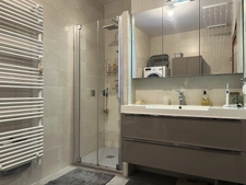 SEMUR EN AUXOIS 10min : maison rénovée 140m², 6 pièces, 4 chambres, garage, jardin. Prix : 213 000€.