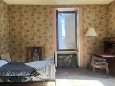 NOYERS SUR SEREIN : maison de caractère 170m² en centre-ville. Prix : 155 000€.
