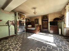 NOYERS SUR SEREIN : maison de caractère 170m² en centre-ville. Prix : 155 000€.