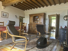 SEMUR EN AUXOIS 20min : maison de 144m², 5 chambres, grange, garage, cave, jardin. Prix 288 000€.