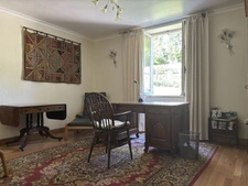 SEMUR EN AUXOIS 20min : maison de 144m², 5 chambres, grange, garage, cave, jardin. Prix 288 000€.