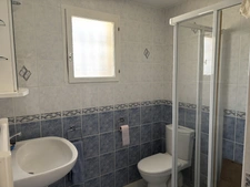 SEMUR EN AUXOIS 20min : maison de 144m², 5 chambres, grange, garage, cave, jardin. Prix 288 000€.