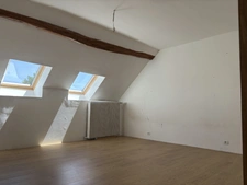 VITTEAUX 7min : maison rénovée, 248m², 8 pièces, 6 chambres. Studio indépendant. Jardin, dépendances. Prix : 220 000€.