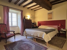 SEMUR 20 min : maison rénovée 239 m² + gîte 110 m², dépendances, jardin, piscine. Prix : 580 000 €.