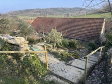 MONTBARD 7min : maison rénovée de 142m², un logis de 58 m², dépendances, jardin, piscine. Prix : 395 000€.