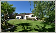 RARE - PROPRIÉTÉ - VILLA - HANGAR - 1 HECTARE