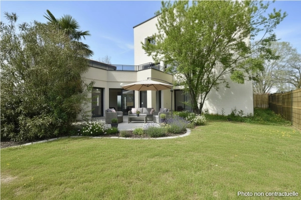 EXCLUSIVITE - Appartement T4 rez de jardin - Garage et parkings