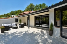 EXCLUSIVITÉ - MAISON ATYPIQUE RÉNOVÉE – 5 CHAMBRES – SOUS-SOL COMPLET – ENVIRONNEMENT PRIVILÉGIÉ