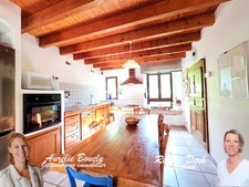 À vendre – Superbe maison en pierre avec dépendances et piscine