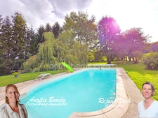 À vendre – Superbe maison en pierre avec dépendances et piscine